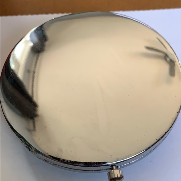 Makeup Mirror - Picture 4 of 5